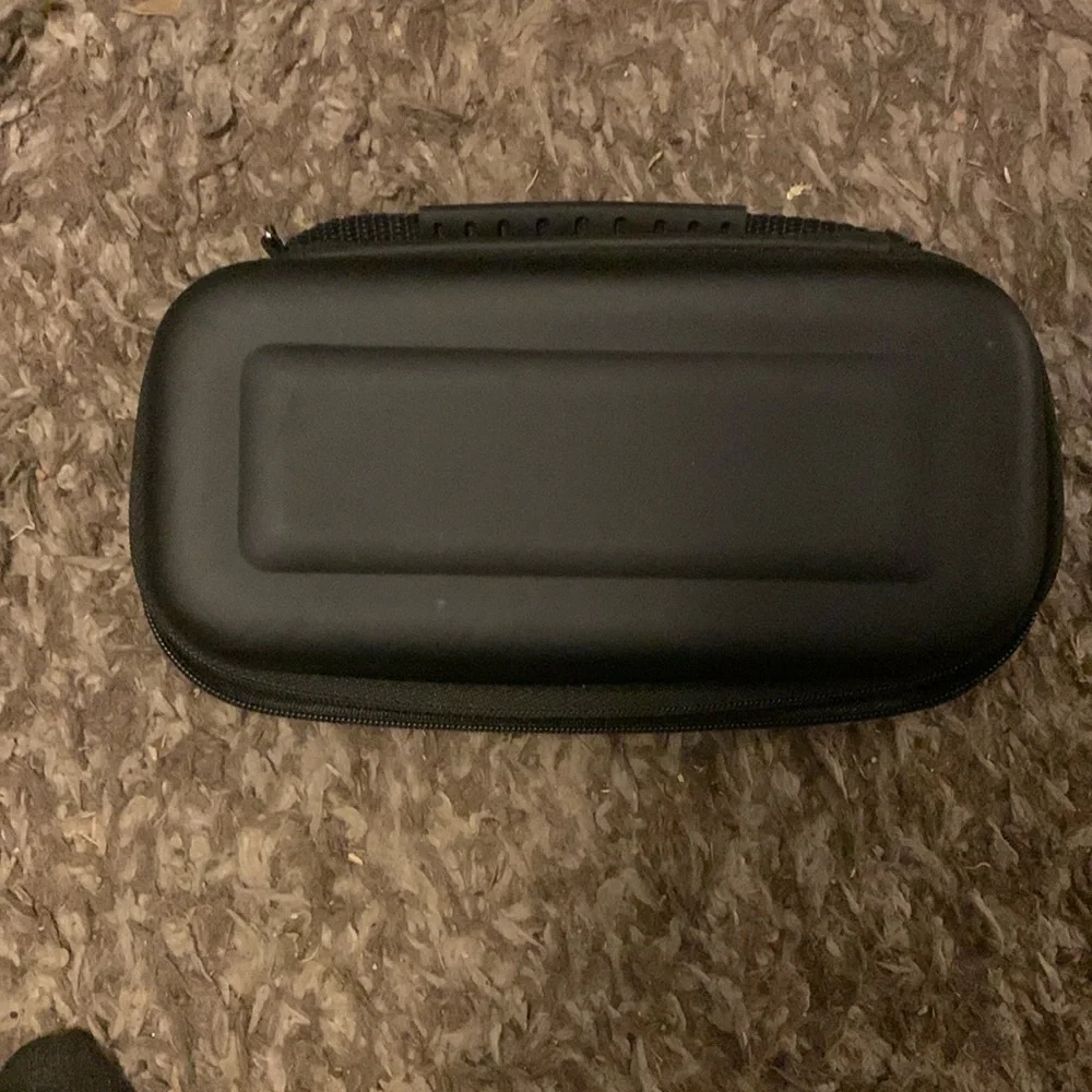 Black Nintendo case game card pockets portable